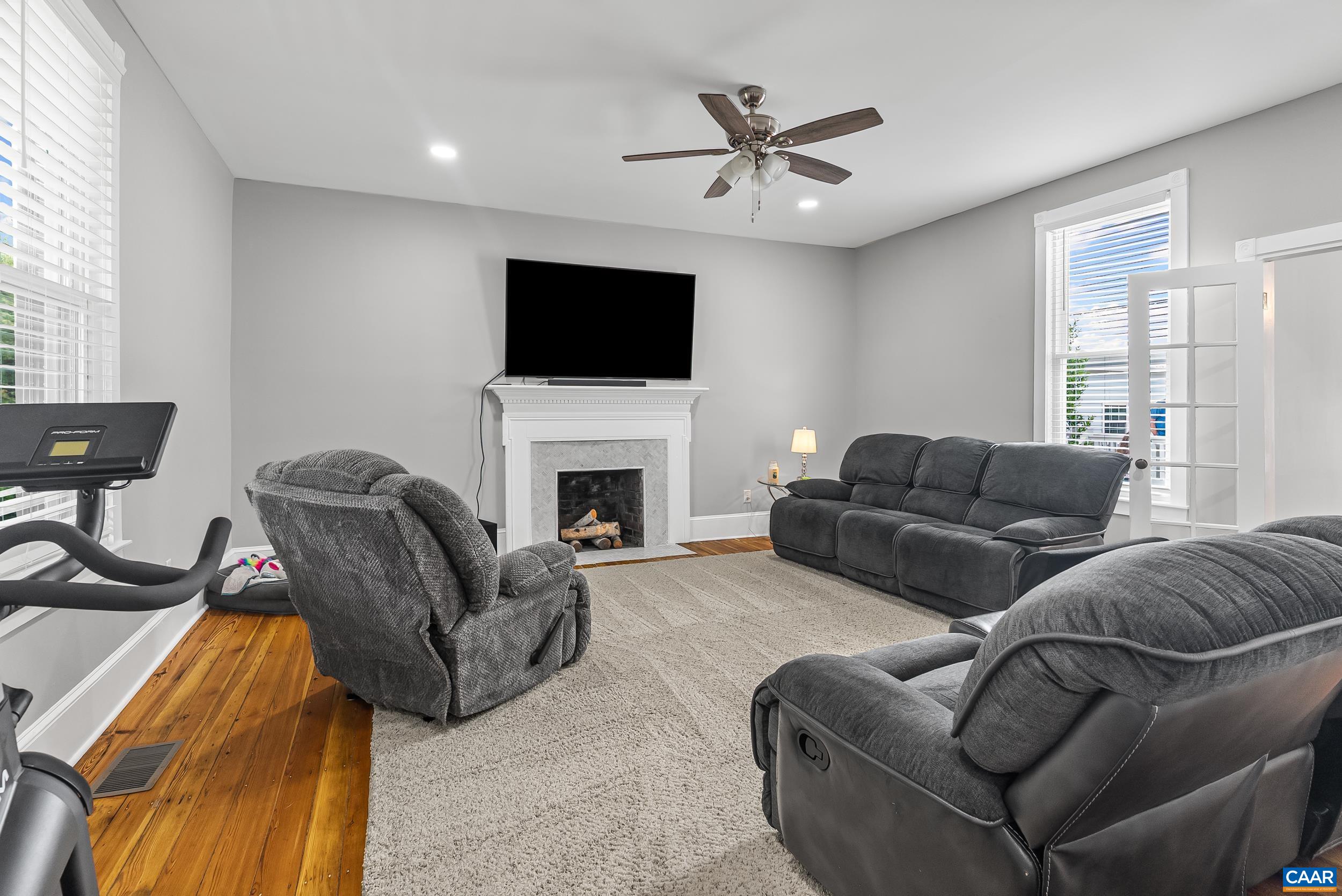 260 N MAIN ST, AMHERST, Virginia 24521, 3 Bedrooms Bedrooms, ,2 BathroomsBathrooms,Residential,260 N MAIN ST,676071 MLS # 676071