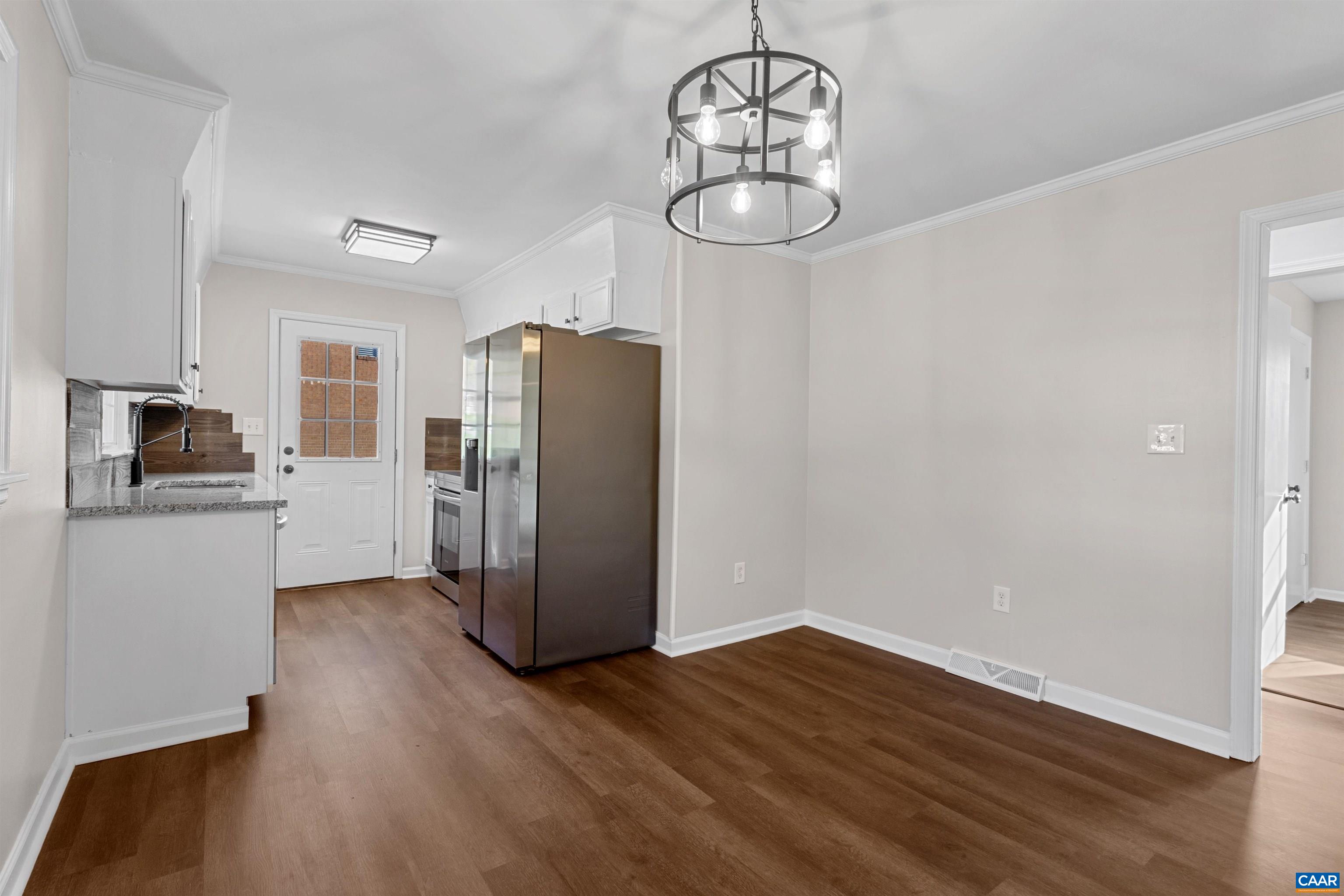 3053 WOODWAY DR, ROANOKE, Virginia 24104, 3 Bedrooms Bedrooms, ,1 BathroomBathrooms,Residential,3053 WOODWAY DR,676075 MLS # 676075