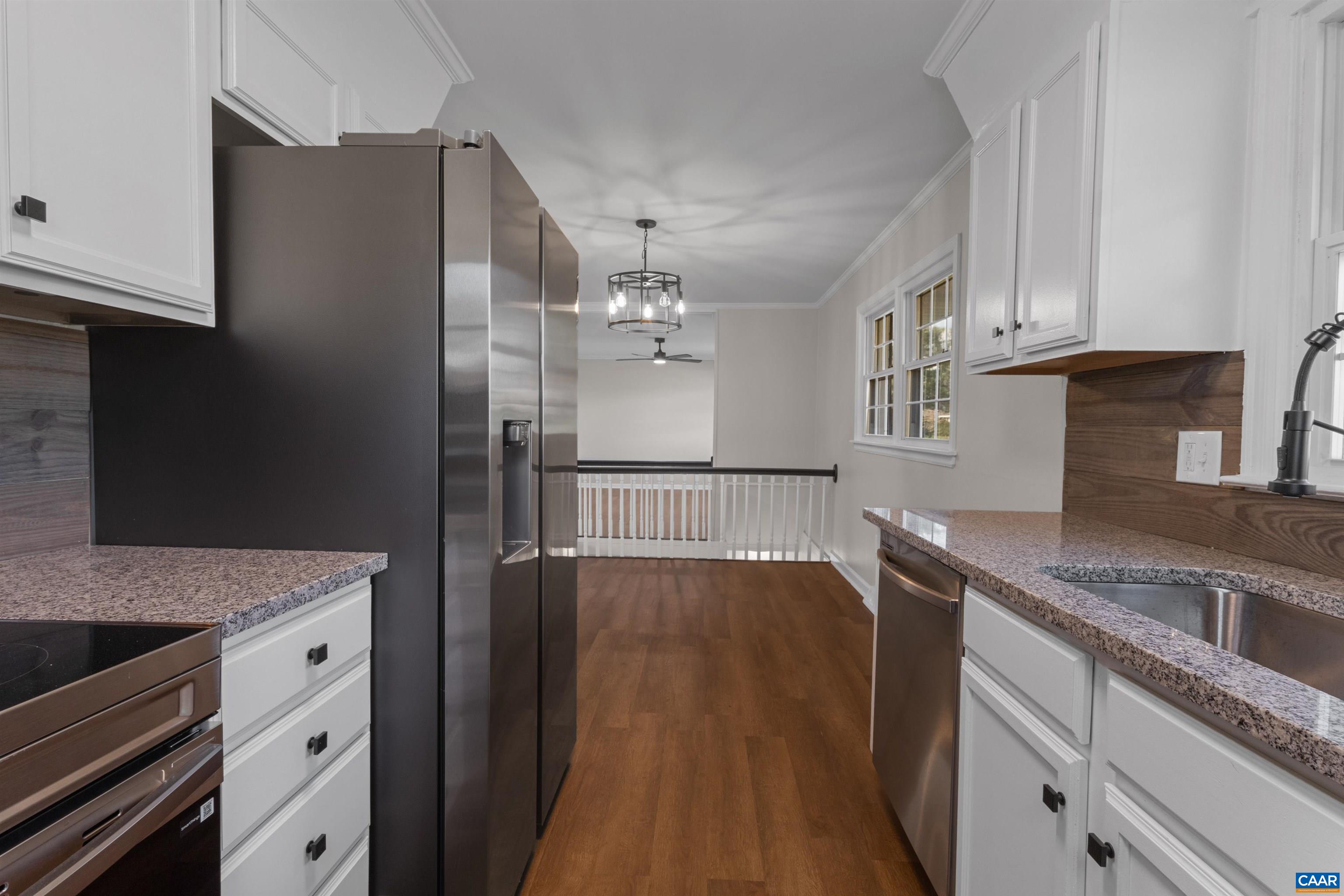 3053 WOODWAY DR, ROANOKE, Virginia 24104, 3 Bedrooms Bedrooms, ,1 BathroomBathrooms,Residential,3053 WOODWAY DR,676075 MLS # 676075