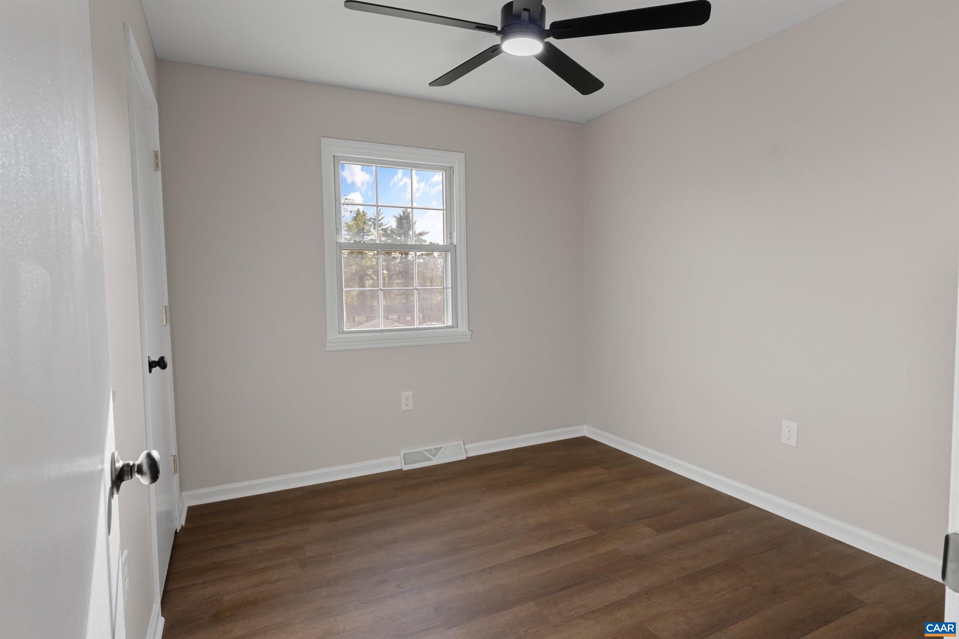 3053 WOODWAY DR, ROANOKE, Virginia 24104, 3 Bedrooms Bedrooms, ,1 BathroomBathrooms,Residential,3053 WOODWAY DR,676075 MLS # 676075