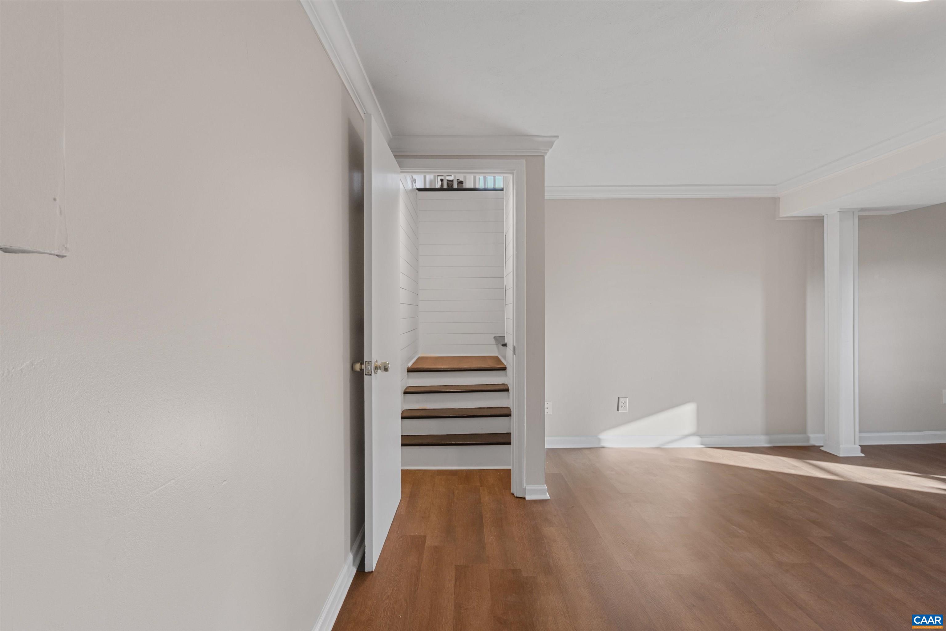 3053 WOODWAY DR, ROANOKE, Virginia 24104, 3 Bedrooms Bedrooms, ,1 BathroomBathrooms,Residential,3053 WOODWAY DR,676075 MLS # 676075