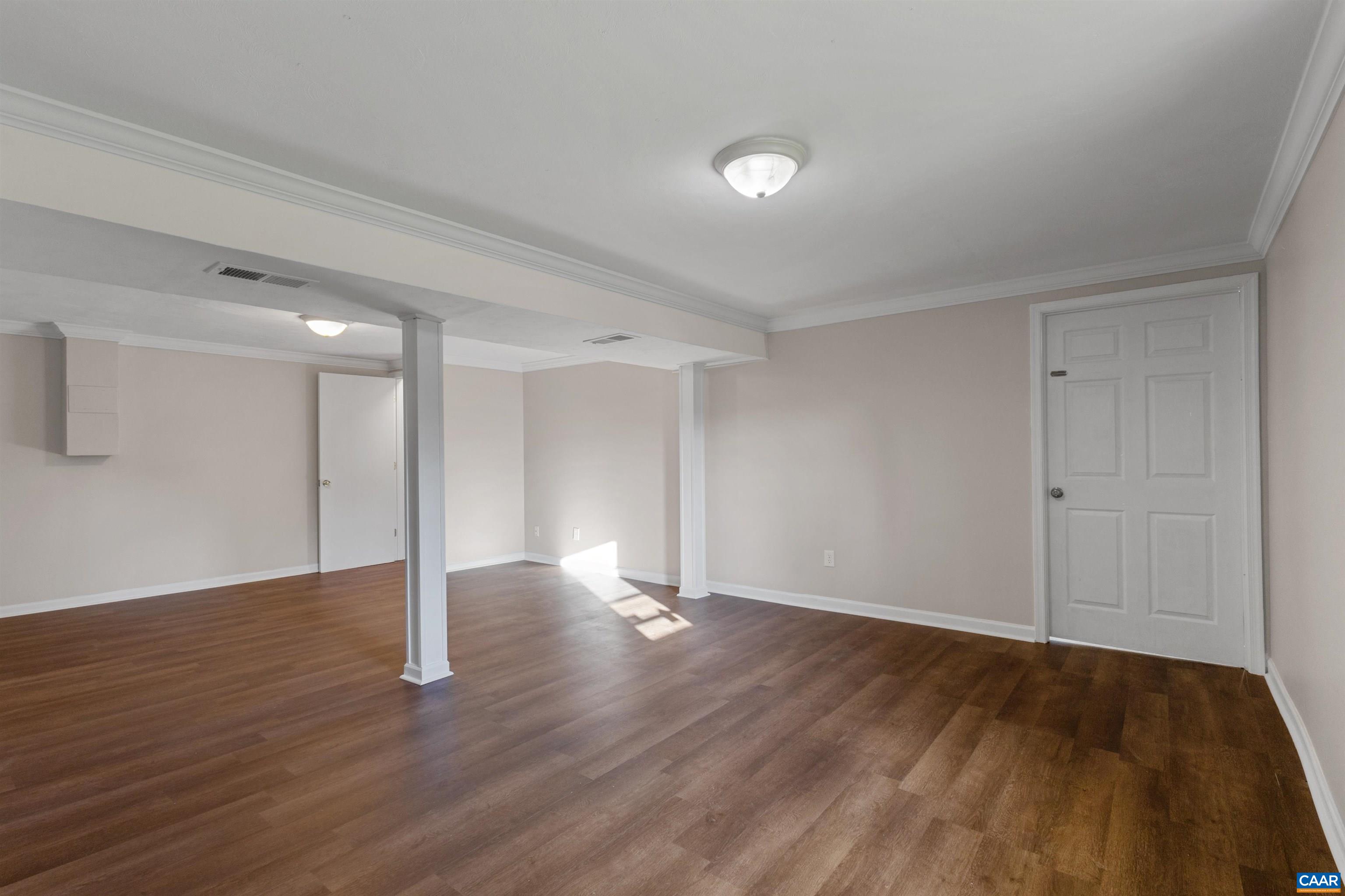 3053 WOODWAY DR, ROANOKE, Virginia 24104, 3 Bedrooms Bedrooms, ,1 BathroomBathrooms,Residential,3053 WOODWAY DR,676075 MLS # 676075