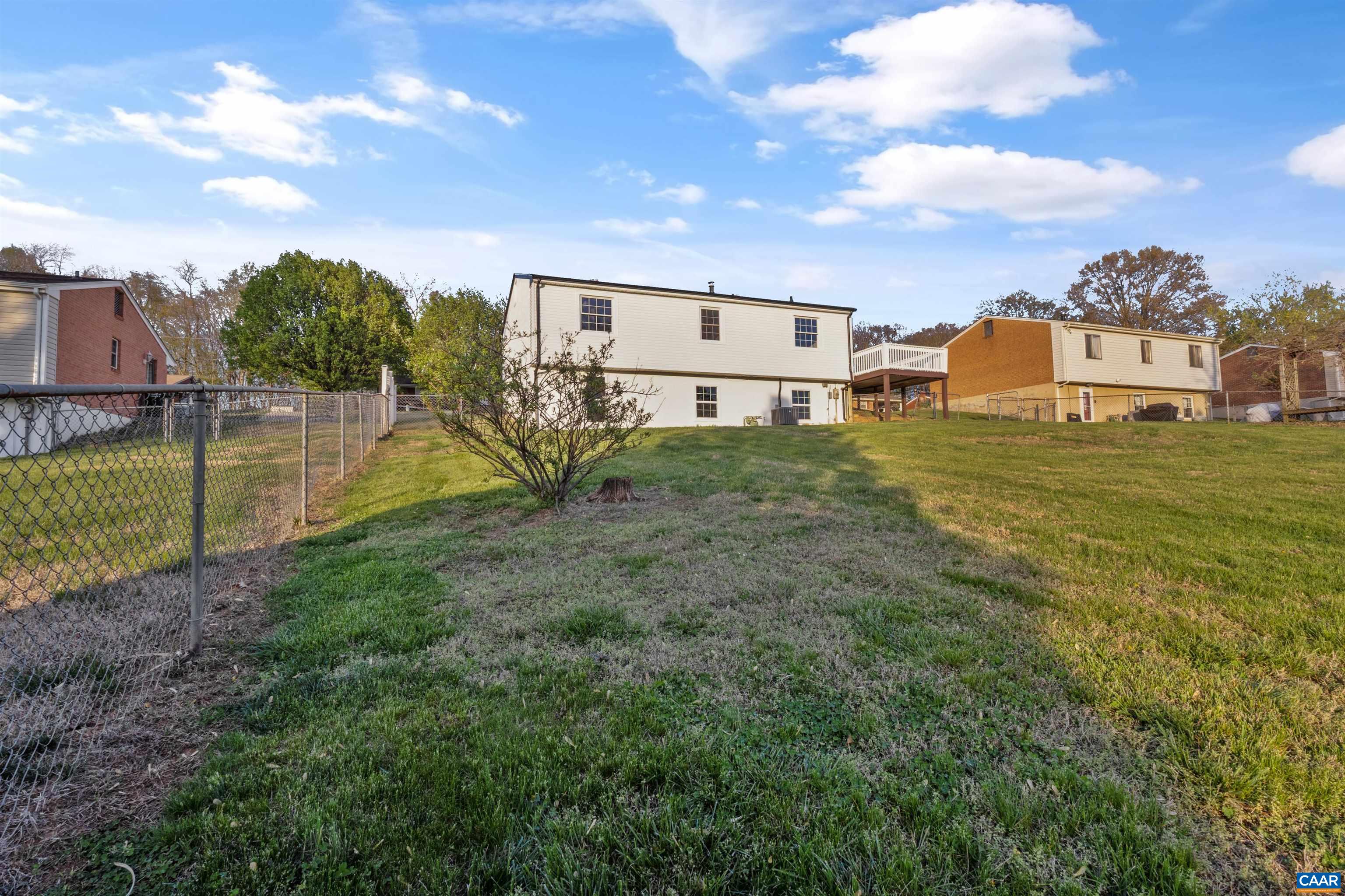 3053 WOODWAY DR, ROANOKE, Virginia 24104, 3 Bedrooms Bedrooms, ,1 BathroomBathrooms,Residential,3053 WOODWAY DR,676075 MLS # 676075