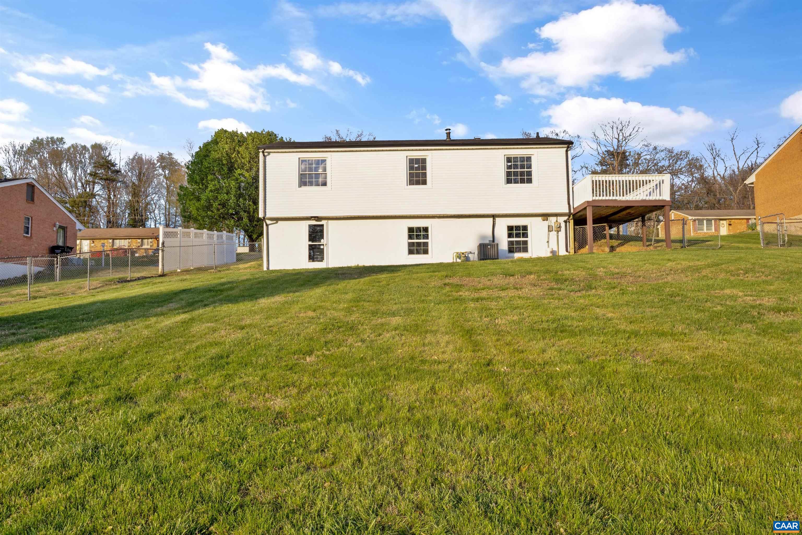 3053 WOODWAY DR, ROANOKE, Virginia 24104, 3 Bedrooms Bedrooms, ,1 BathroomBathrooms,Residential,3053 WOODWAY DR,676075 MLS # 676075