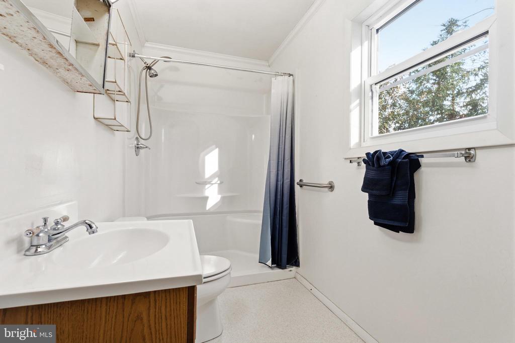 1330 JASON LN, AMISSVILLE, Virginia 20106, 3 Bedrooms Bedrooms, ,2 BathroomsBathrooms,Residential,1330 JASON LN,VACU2012990 MLS # VACU2012990