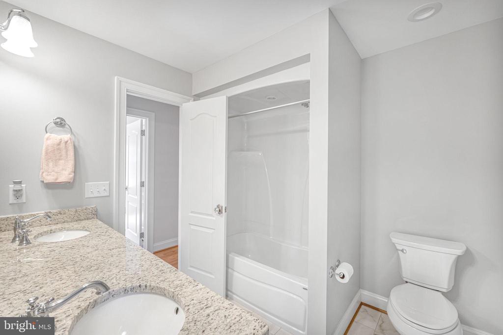 1185 BELLE MEADE RD, BUMPASS, Virginia 23024, 4 Bedrooms Bedrooms, ,3 BathroomsBathrooms,Residential,1185 BELLE MEADE RD,VALA2009710 MLS # VALA2009710