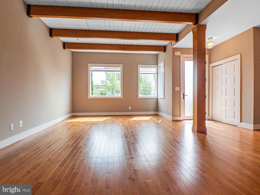 579 LOCHLYN HILL DR, CHARLOTTESVILLE, Virginia 22901, 3 Bedrooms Bedrooms, ,3 BathroomsBathrooms,Residential,579 LOCHLYN HILL DR,VACO2000228 MLS # VACO2000228