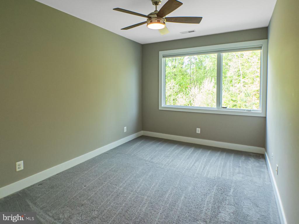 579 LOCHLYN HILL DR, CHARLOTTESVILLE, Virginia 22901, 3 Bedrooms Bedrooms, ,3 BathroomsBathrooms,Residential,579 LOCHLYN HILL DR,VACO2000228 MLS # VACO2000228