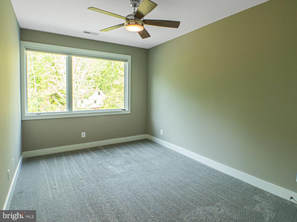 579 LOCHLYN HILL DR, CHARLOTTESVILLE, Virginia 22901, 3 Bedrooms Bedrooms, ,3 BathroomsBathrooms,Residential,579 LOCHLYN HILL DR,VACO2000228 MLS # VACO2000228