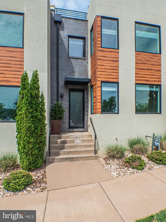 579 LOCHLYN HILL DR, CHARLOTTESVILLE, Virginia 22901, 3 Bedrooms Bedrooms, ,3 BathroomsBathrooms,Residential,579 LOCHLYN HILL DR,VACO2000228 MLS # VACO2000228