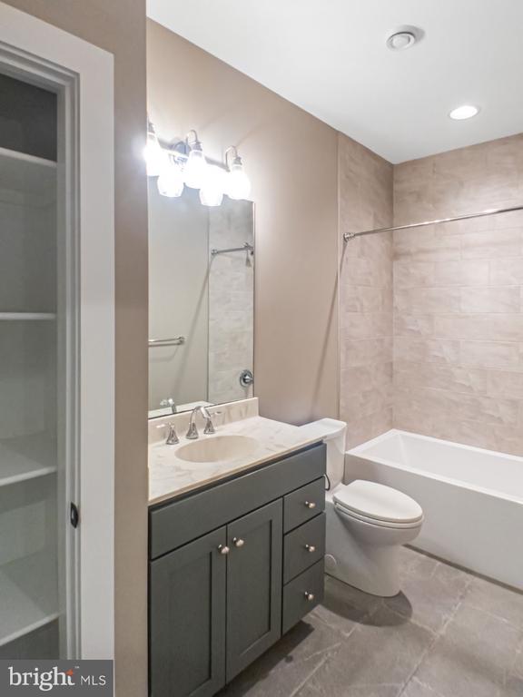 579 LOCHLYN HILL DR, CHARLOTTESVILLE, Virginia 22901, 3 Bedrooms Bedrooms, ,3 BathroomsBathrooms,Residential,579 LOCHLYN HILL DR,VACO2000228 MLS # VACO2000228