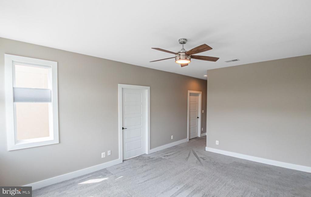 579 LOCHLYN HILL DR, CHARLOTTESVILLE, Virginia 22901, 3 Bedrooms Bedrooms, ,3 BathroomsBathrooms,Residential,579 LOCHLYN HILL DR,VACO2000228 MLS # VACO2000228