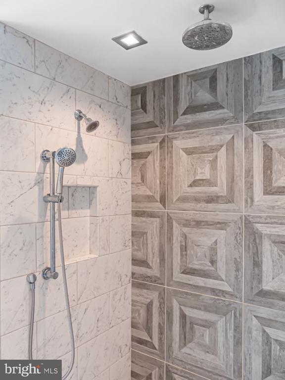 579 LOCHLYN HILL DR, CHARLOTTESVILLE, Virginia 22901, 3 Bedrooms Bedrooms, ,3 BathroomsBathrooms,Residential,579 LOCHLYN HILL DR,VACO2000228 MLS # VACO2000228