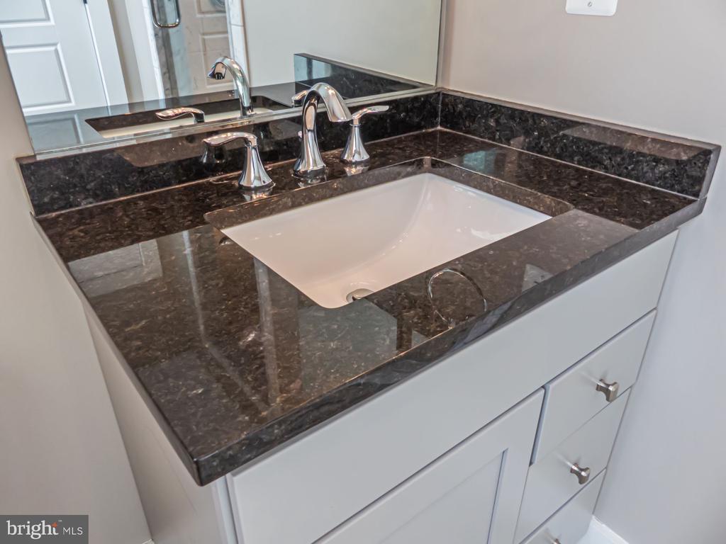 579 LOCHLYN HILL DR, CHARLOTTESVILLE, Virginia 22901, 3 Bedrooms Bedrooms, ,3 BathroomsBathrooms,Residential,579 LOCHLYN HILL DR,VACO2000228 MLS # VACO2000228