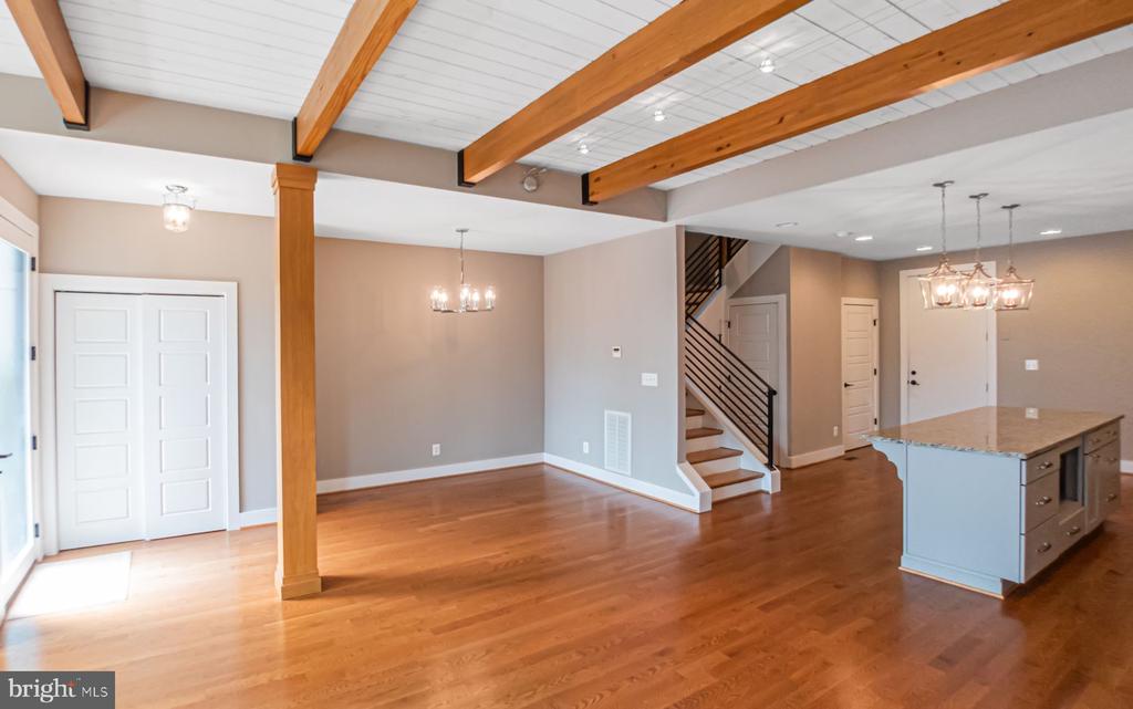 579 LOCHLYN HILL DR, CHARLOTTESVILLE, Virginia 22901, 3 Bedrooms Bedrooms, ,3 BathroomsBathrooms,Residential,579 LOCHLYN HILL DR,VACO2000228 MLS # VACO2000228