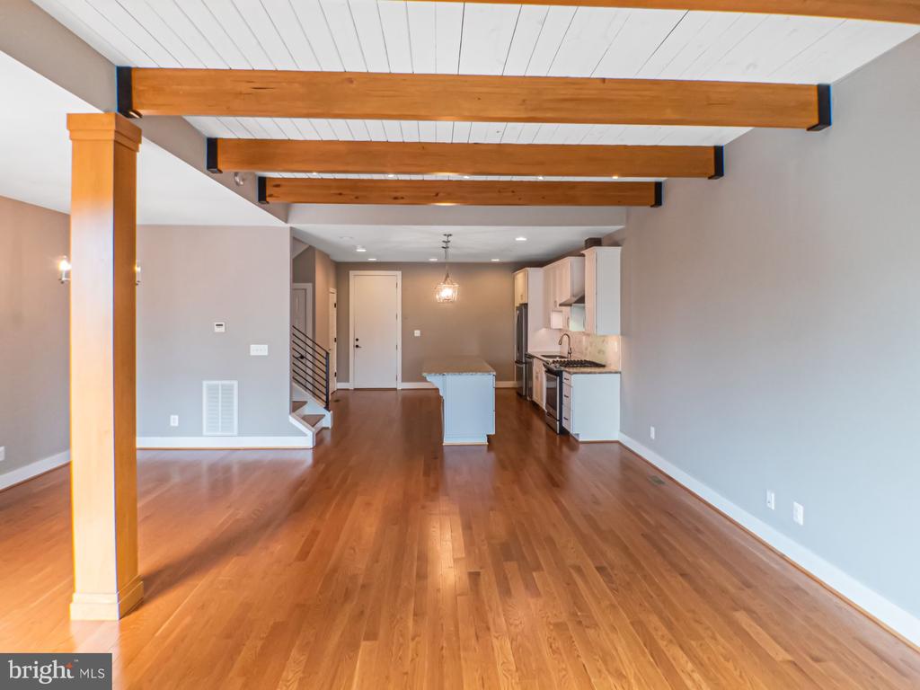 579 LOCHLYN HILL DR, CHARLOTTESVILLE, Virginia 22901, 3 Bedrooms Bedrooms, ,3 BathroomsBathrooms,Residential,579 LOCHLYN HILL DR,VACO2000228 MLS # VACO2000228