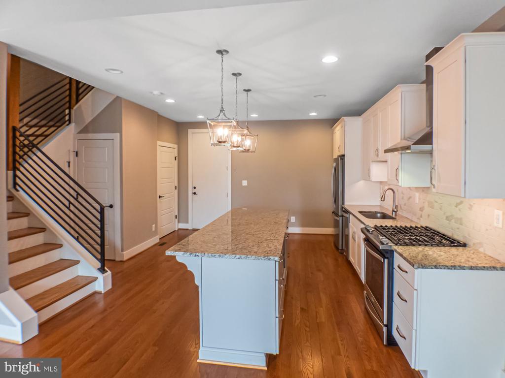 579 LOCHLYN HILL DR, CHARLOTTESVILLE, Virginia 22901, 3 Bedrooms Bedrooms, ,3 BathroomsBathrooms,Residential,579 LOCHLYN HILL DR,VACO2000228 MLS # VACO2000228