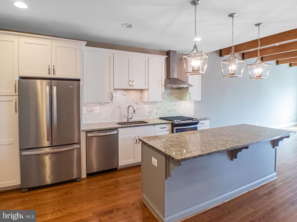 579 LOCHLYN HILL DR, CHARLOTTESVILLE, Virginia 22901, 3 Bedrooms Bedrooms, ,3 BathroomsBathrooms,Residential,579 LOCHLYN HILL DR,VACO2000228 MLS # VACO2000228