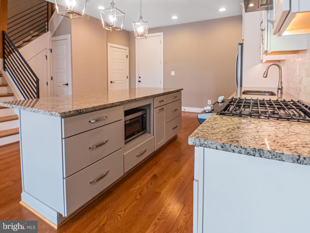 579 LOCHLYN HILL DR, CHARLOTTESVILLE, Virginia 22901, 3 Bedrooms Bedrooms, ,3 BathroomsBathrooms,Residential,579 LOCHLYN HILL DR,VACO2000228 MLS # VACO2000228