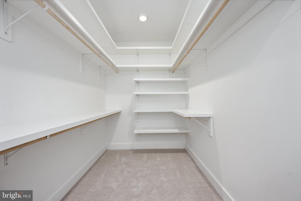 8558 HIGHCLERE LN, SPOTSYLVANIA, Virginia 22553, 4 Bedrooms Bedrooms, ,5 BathroomsBathrooms,Residential,8558 HIGHCLERE LN,VASP2040784 MLS # VASP2040784