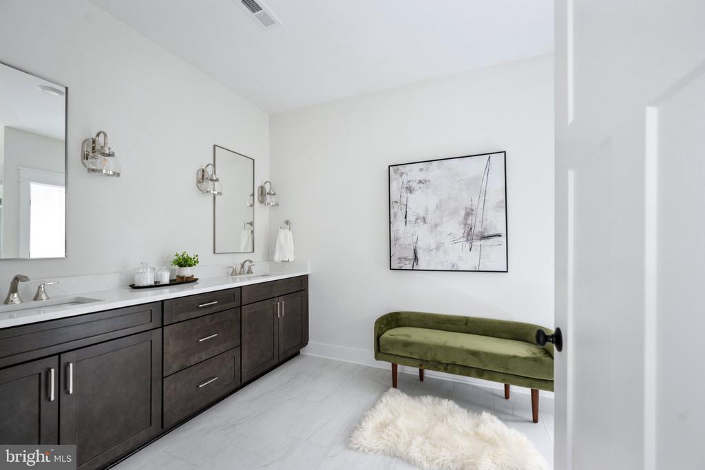 8558 HIGHCLERE LN, SPOTSYLVANIA, Virginia 22553, 4 Bedrooms Bedrooms, ,5 BathroomsBathrooms,Residential,8558 HIGHCLERE LN,VASP2040784 MLS # VASP2040784