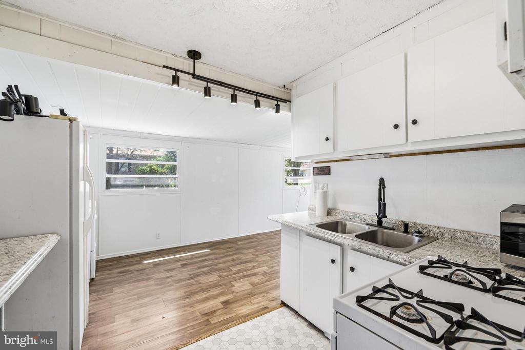 411 FOURTH ST, LURAY, Virginia 22835, 3 Bedrooms Bedrooms, ,1 BathroomBathrooms,Residential,411 FOURTH ST,VAPA2006332 MLS # VAPA2006332