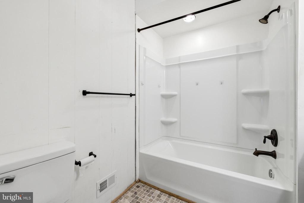 411 FOURTH ST, LURAY, Virginia 22835, 3 Bedrooms Bedrooms, ,1 BathroomBathrooms,Residential,411 FOURTH ST,VAPA2006332 MLS # VAPA2006332