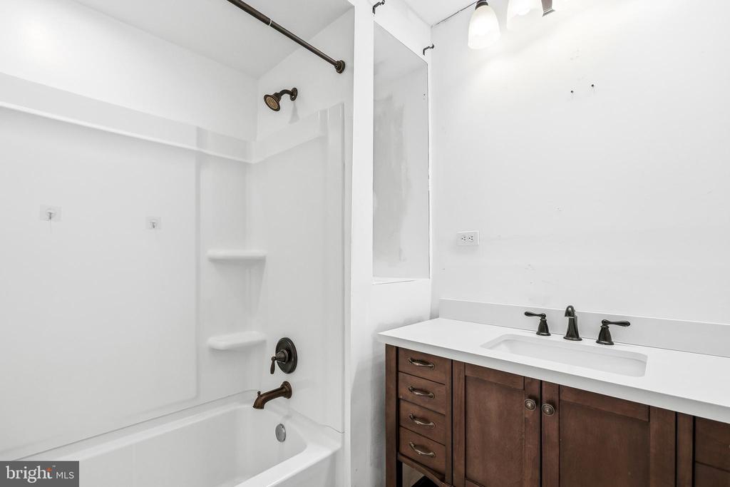 411 FOURTH ST, LURAY, Virginia 22835, 3 Bedrooms Bedrooms, ,1 BathroomBathrooms,Residential,411 FOURTH ST,VAPA2006332 MLS # VAPA2006332