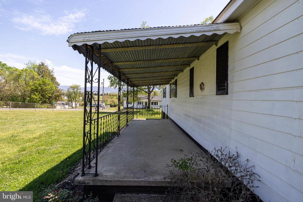 411 FOURTH ST, LURAY, Virginia 22835, 3 Bedrooms Bedrooms, ,1 BathroomBathrooms,Residential,411 FOURTH ST,VAPA2006332 MLS # VAPA2006332