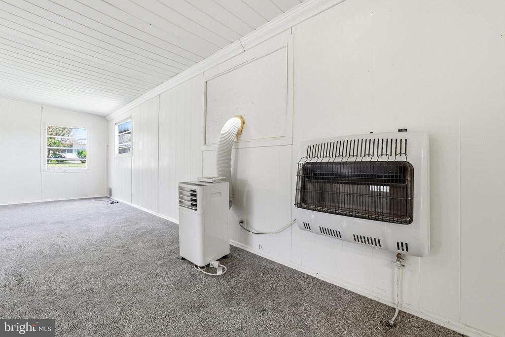 411 FOURTH ST, LURAY, Virginia 22835, 3 Bedrooms Bedrooms, ,1 BathroomBathrooms,Residential,411 FOURTH ST,VAPA2006332 MLS # VAPA2006332