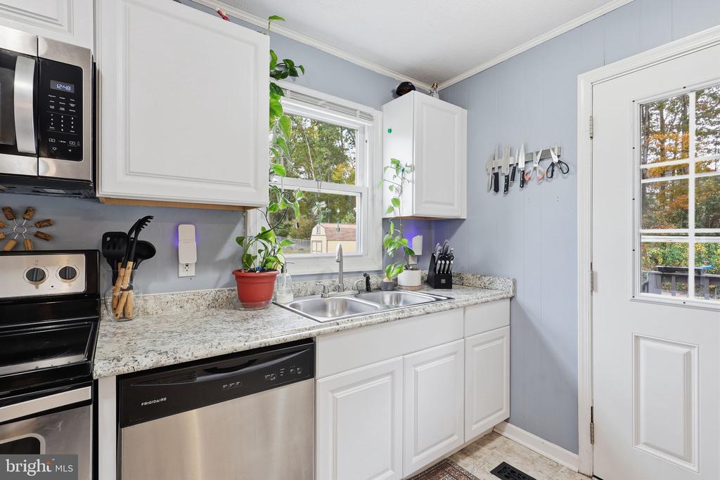 11006 DOE CIR, FREDERICKSBURG, Virginia 22407, 2 Bedrooms Bedrooms, ,1 BathroomBathrooms,Residential,11006 DOE CIR,VASP2041170 MLS # VASP2041170