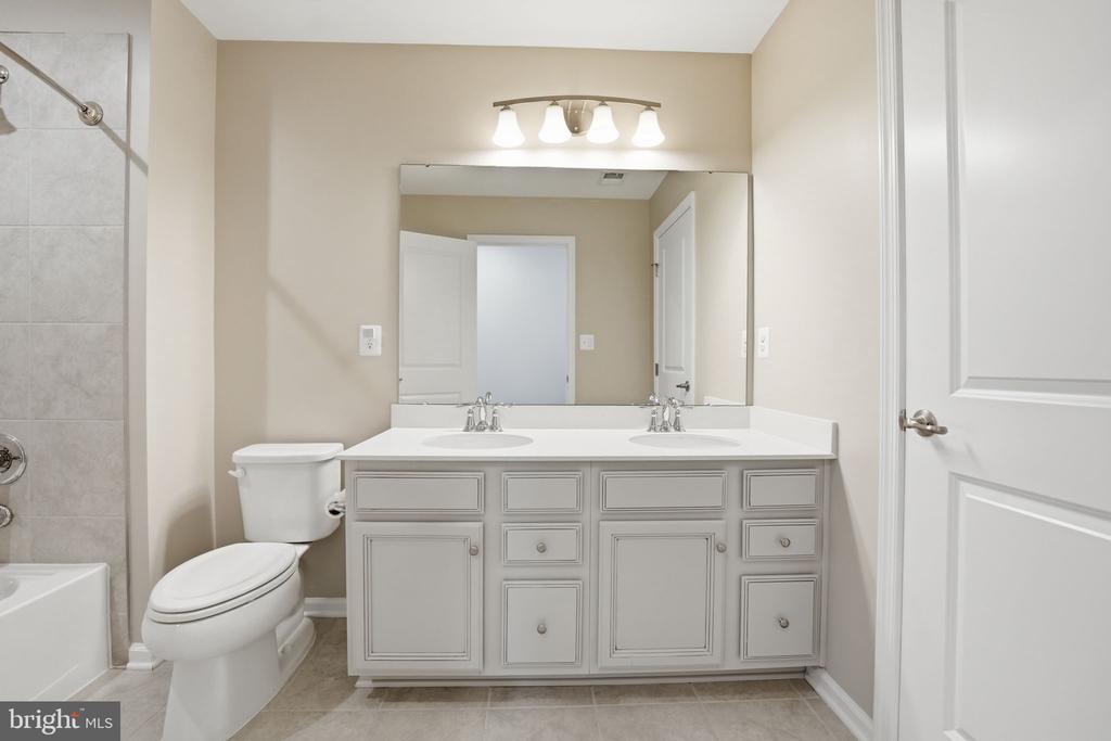 11003 WATERSTONE PL, SPOTSYLVANIA, Virginia 22551, 5 Bedrooms Bedrooms, ,5 BathroomsBathrooms,Residential,11003 WATERSTONE PL,VASP2041172 MLS # VASP2041172