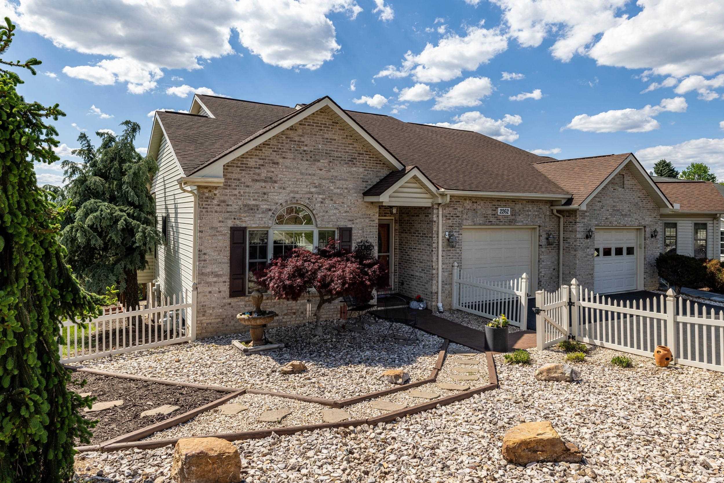 2262 LAKE TERRACE DR, HARRISONBURG, Virginia 22802, 2 Bedrooms Bedrooms, ,2 BathroomsBathrooms,Residential,2262 LAKE TERRACE DR,676083 MLS # 676083