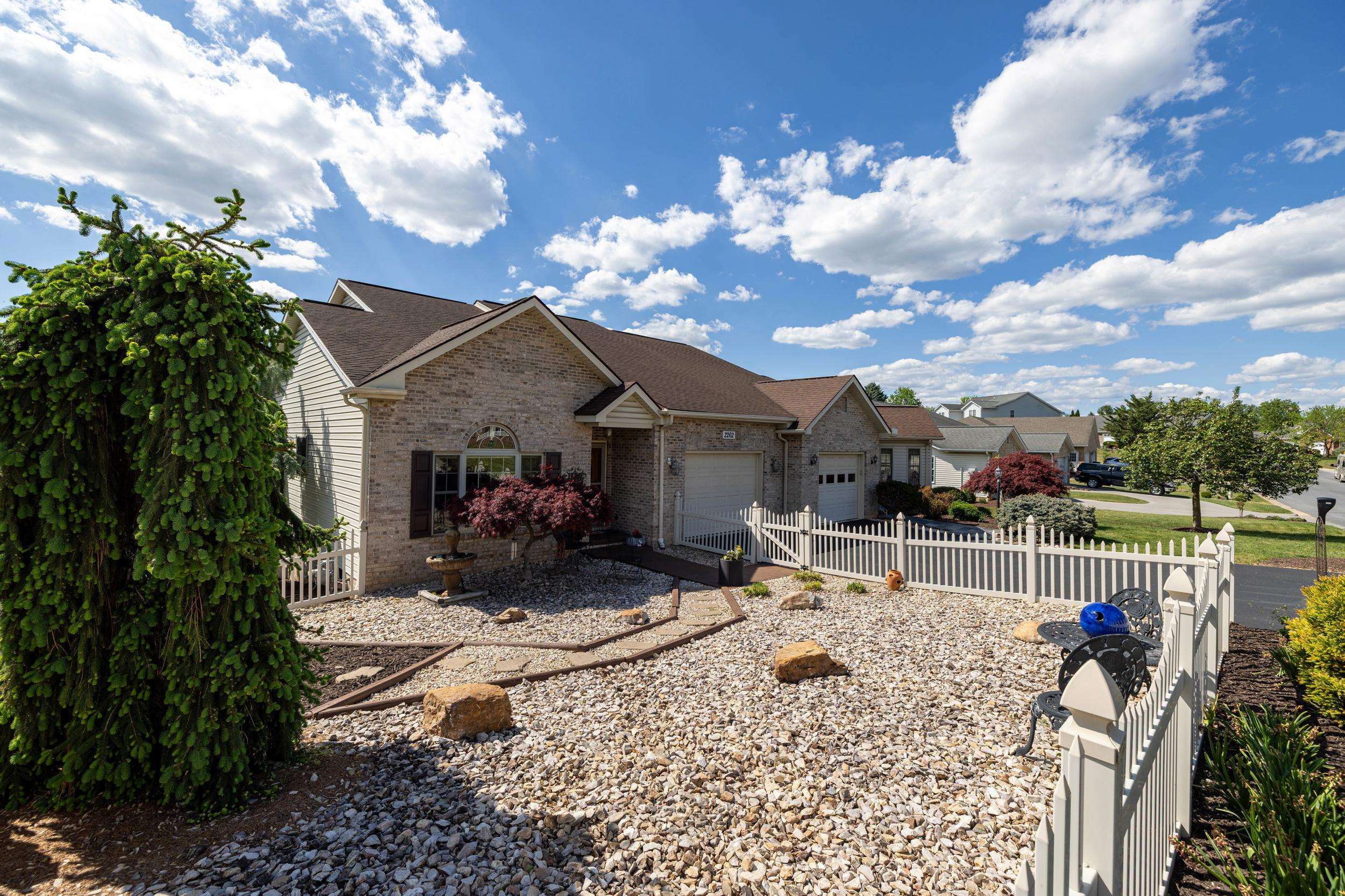 2262 LAKE TERRACE DR, HARRISONBURG, Virginia 22802, 2 Bedrooms Bedrooms, ,2 BathroomsBathrooms,Residential,2262 LAKE TERRACE DR,676083 MLS # 676083