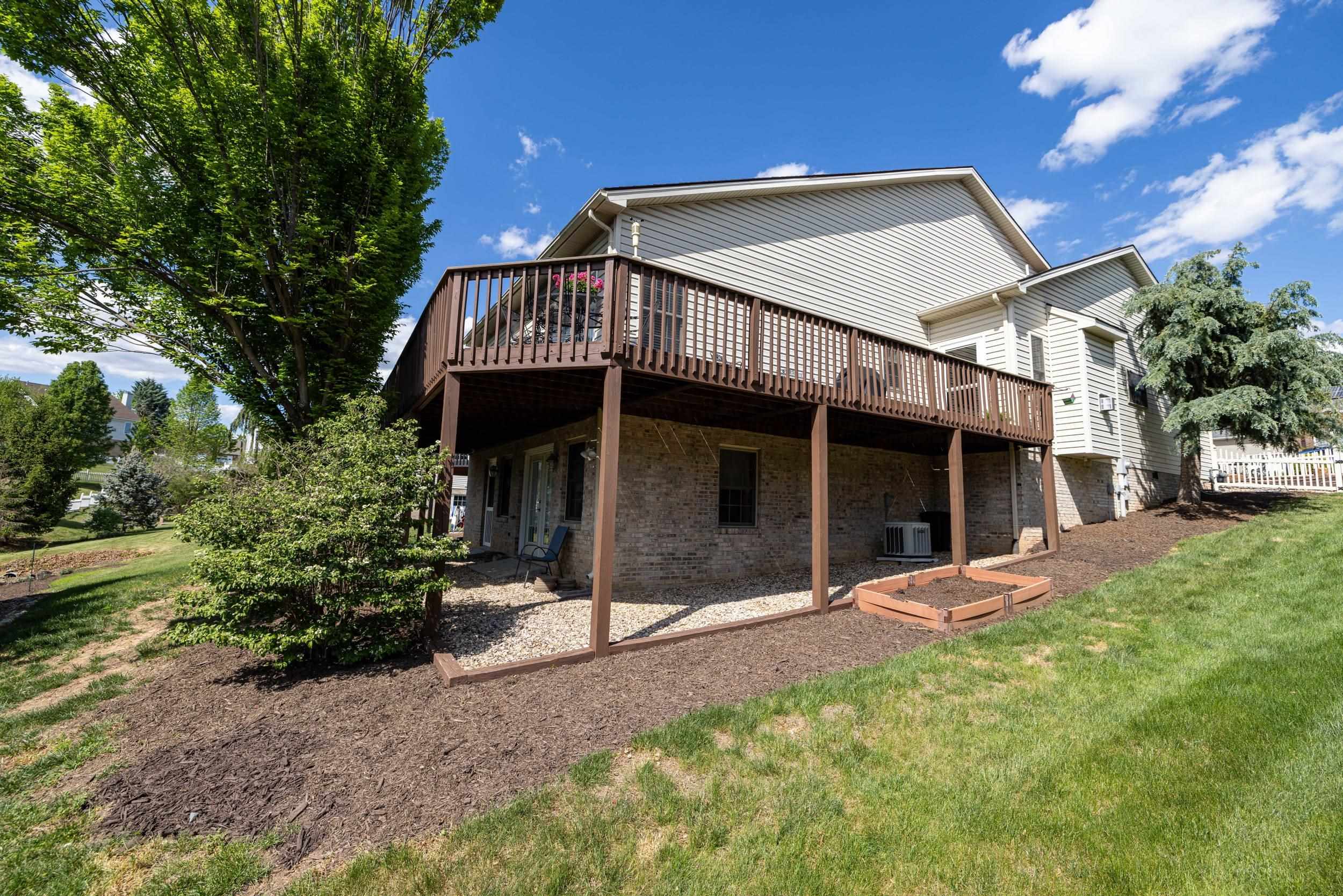 2262 LAKE TERRACE DR, HARRISONBURG, Virginia 22802, 2 Bedrooms Bedrooms, ,2 BathroomsBathrooms,Residential,2262 LAKE TERRACE DR,676083 MLS # 676083