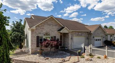 2262 LAKE TERRACE DR, HARRISONBURG, Virginia 22802, 2 Bedrooms Bedrooms, ,2 BathroomsBathrooms,Residential,2262 LAKE TERRACE DR,676083 MLS # 676083