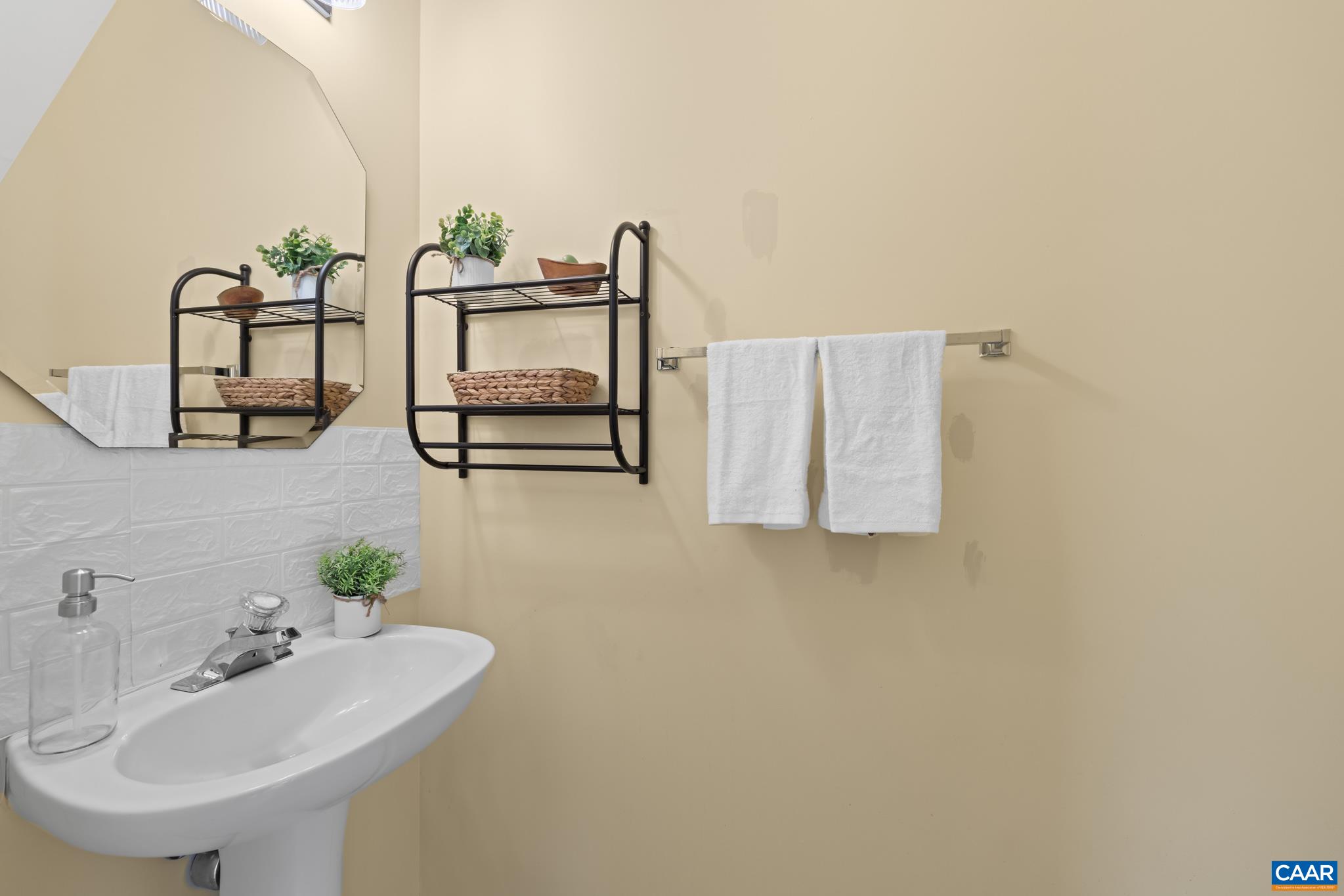 3385 WORTH CROSSING, CHARLOTTESVILLE, Virginia 22911, 2 Bedrooms Bedrooms, ,2 BathroomsBathrooms,Residential,3385 WORTH CROSSING,676084 MLS # 676084