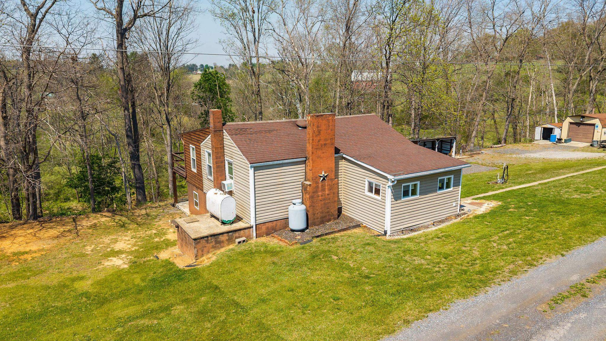 9 HOAGIE LN, SWOOPE, Virginia 24479, 2 Bedrooms Bedrooms, ,1 BathroomBathrooms,Residential,9 HOAGIE LN,676086 MLS # 676086