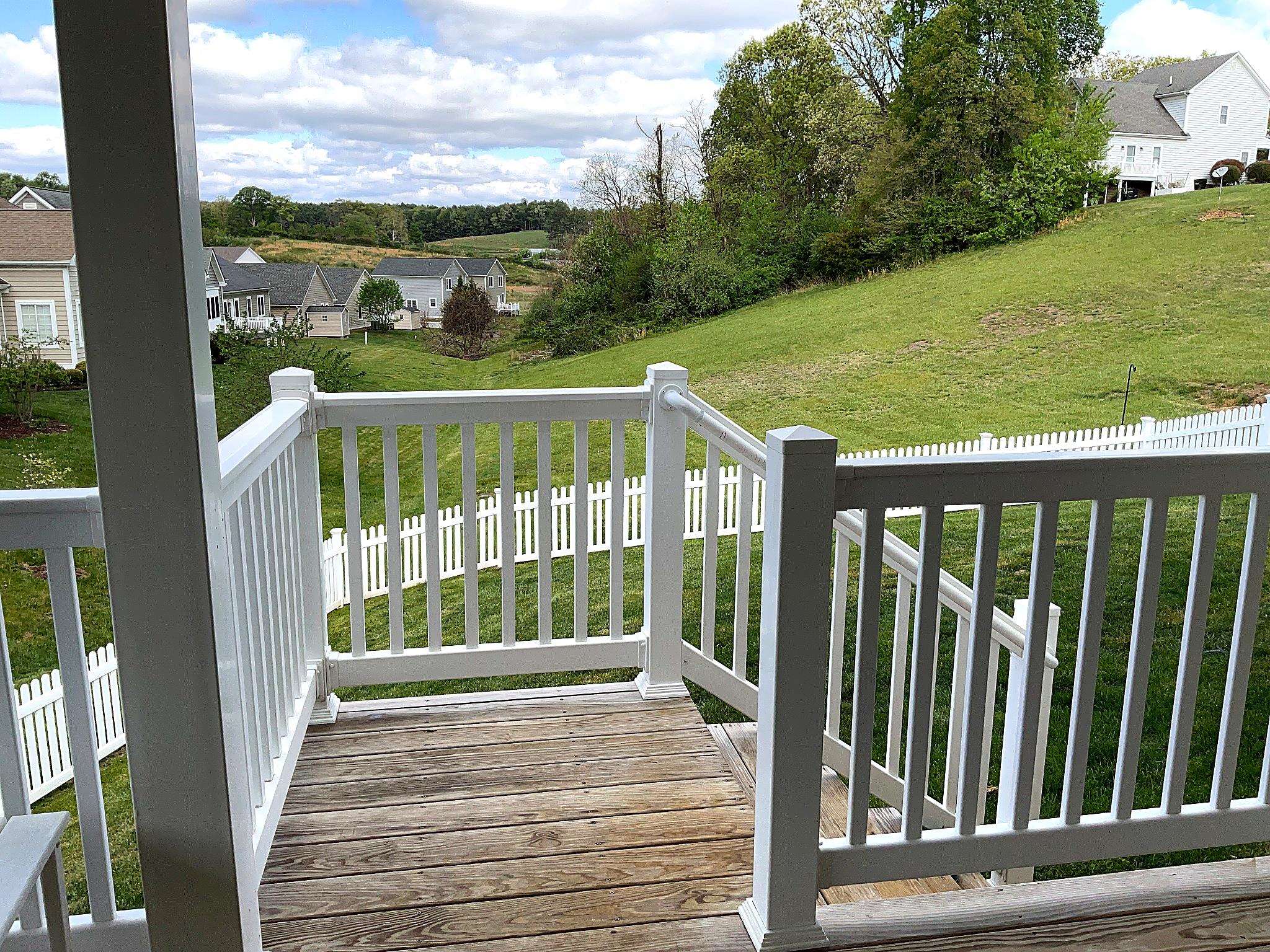 210 BELL CREEK DR, STAUNTON, Virginia 24401, 3 Bedrooms Bedrooms, ,2 BathroomsBathrooms,Residential,210 BELL CREEK DR,676097 MLS # 676097