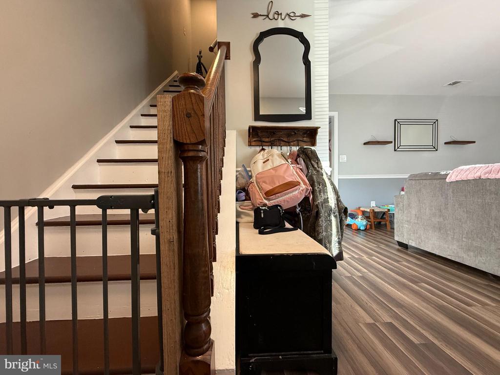 405 FOREST CT, WARRENTON, Virginia 20186, 3 Bedrooms Bedrooms, ,2 BathroomsBathrooms,Residential,405 FOREST CT,VAFQ2021322 MLS # VAFQ2021322