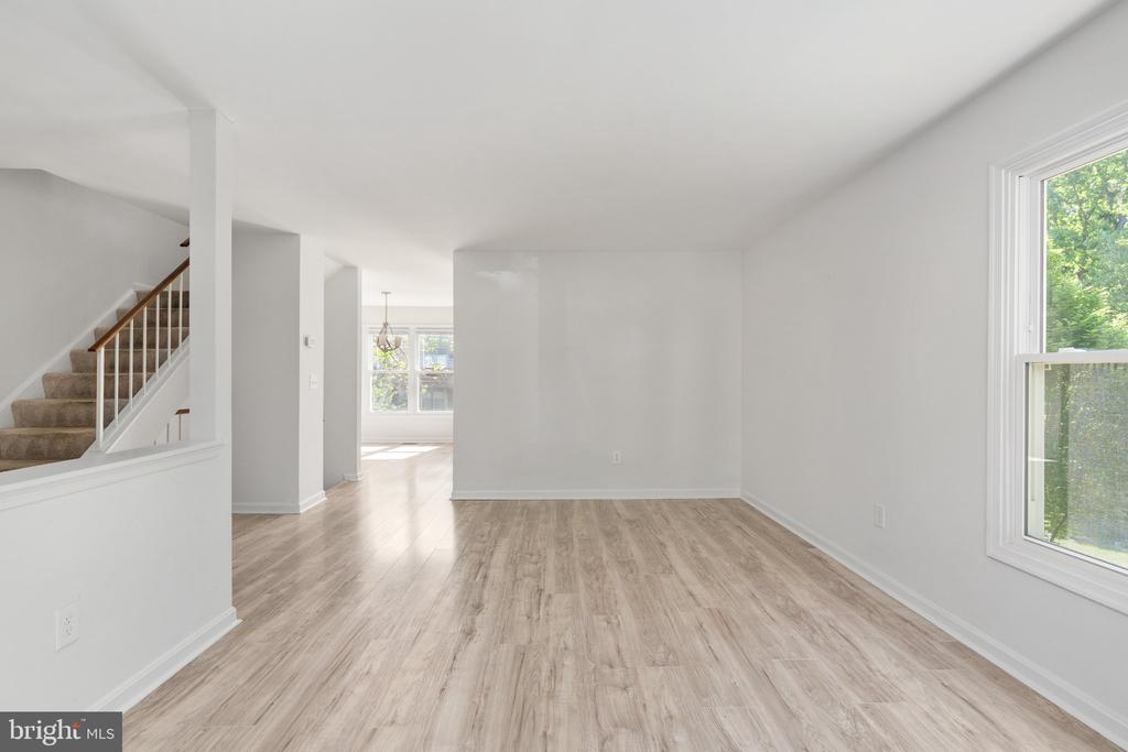 10701 GIDEON CT, FREDERICKSBURG, Virginia 22407, 3 Bedrooms Bedrooms, ,3 BathroomsBathrooms,Residential,BALLANTRAYE,10701 GIDEON CT,VASP2040772 MLS # VASP2040772