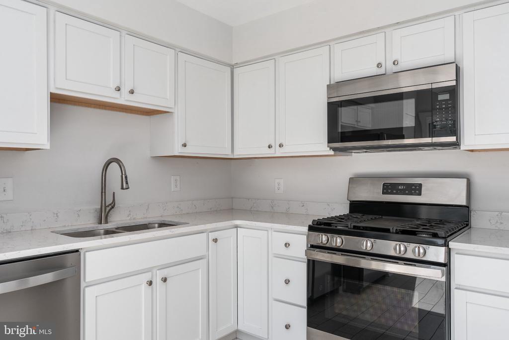 10701 GIDEON CT, FREDERICKSBURG, Virginia 22407, 3 Bedrooms Bedrooms, ,3 BathroomsBathrooms,Residential,BALLANTRAYE,10701 GIDEON CT,VASP2040772 MLS # VASP2040772