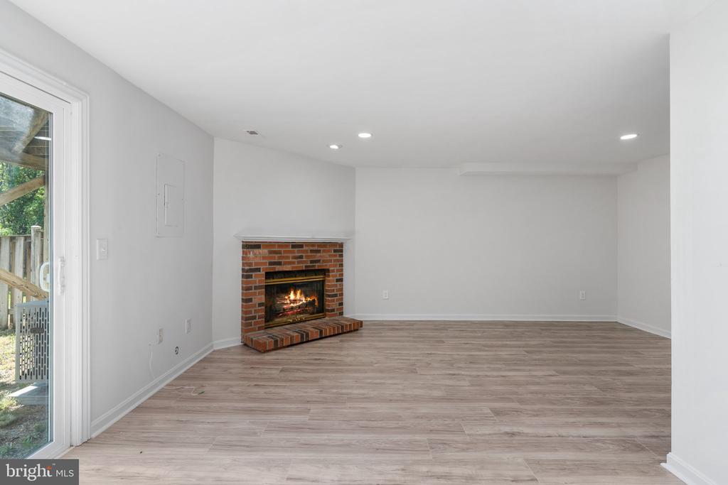 10701 GIDEON CT, FREDERICKSBURG, Virginia 22407, 3 Bedrooms Bedrooms, ,3 BathroomsBathrooms,Residential,BALLANTRAYE,10701 GIDEON CT,VASP2040772 MLS # VASP2040772