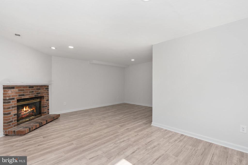 10701 GIDEON CT, FREDERICKSBURG, Virginia 22407, 3 Bedrooms Bedrooms, ,3 BathroomsBathrooms,Residential,BALLANTRAYE,10701 GIDEON CT,VASP2040772 MLS # VASP2040772