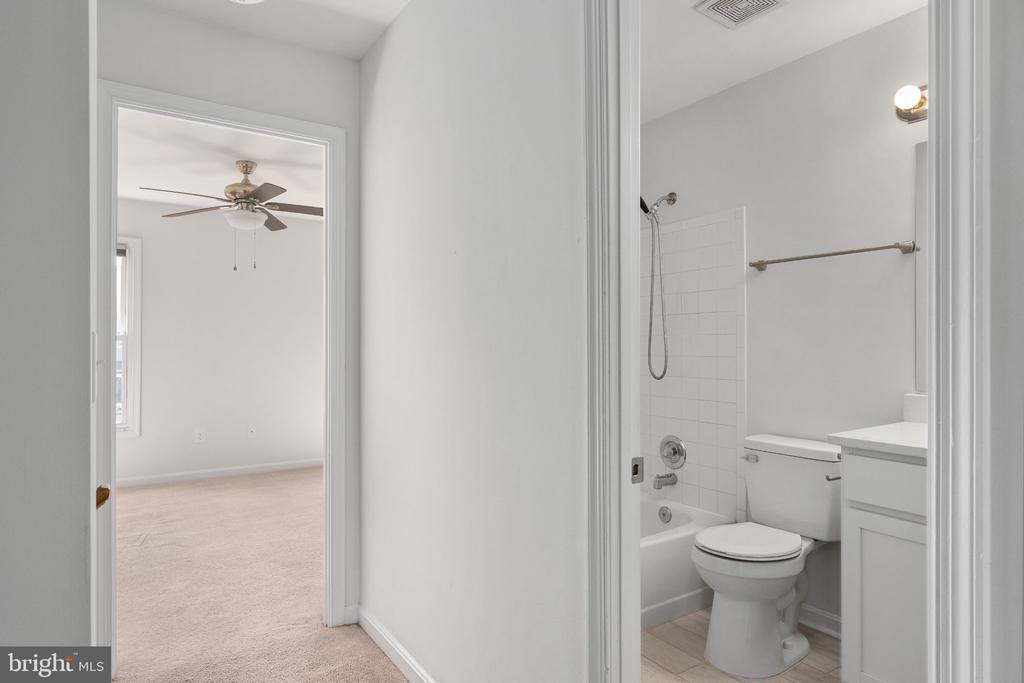 10701 GIDEON CT, FREDERICKSBURG, Virginia 22407, 3 Bedrooms Bedrooms, ,3 BathroomsBathrooms,Residential,BALLANTRAYE,10701 GIDEON CT,VASP2040772 MLS # VASP2040772