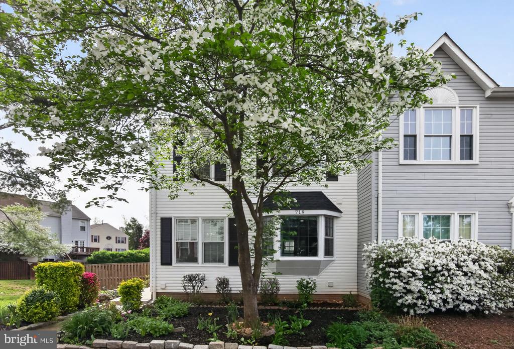 719 ACORN CT, WARRENTON, Virginia 20186, 4 Bedrooms Bedrooms, ,3 BathroomsBathrooms,Residential,719 ACORN CT,VAFQ2021652 MLS # VAFQ2021652