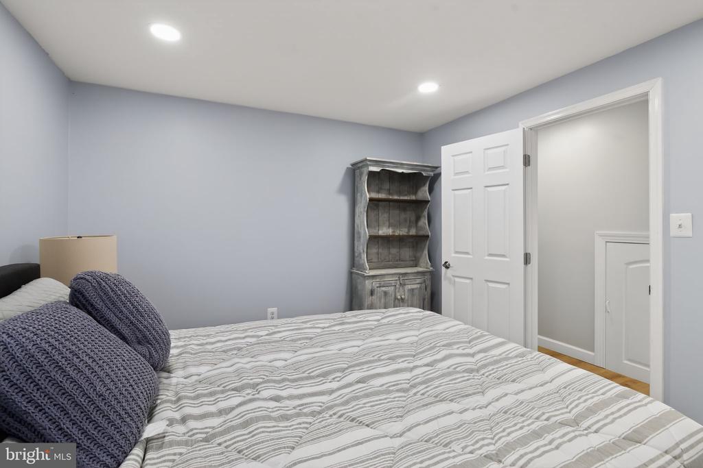 719 ACORN CT, WARRENTON, Virginia 20186, 4 Bedrooms Bedrooms, ,3 BathroomsBathrooms,Residential,719 ACORN CT,VAFQ2021652 MLS # VAFQ2021652