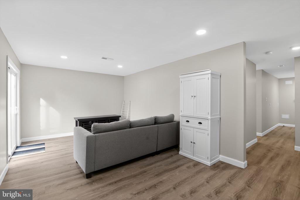 719 ACORN CT, WARRENTON, Virginia 20186, 4 Bedrooms Bedrooms, ,3 BathroomsBathrooms,Residential,719 ACORN CT,VAFQ2021652 MLS # VAFQ2021652