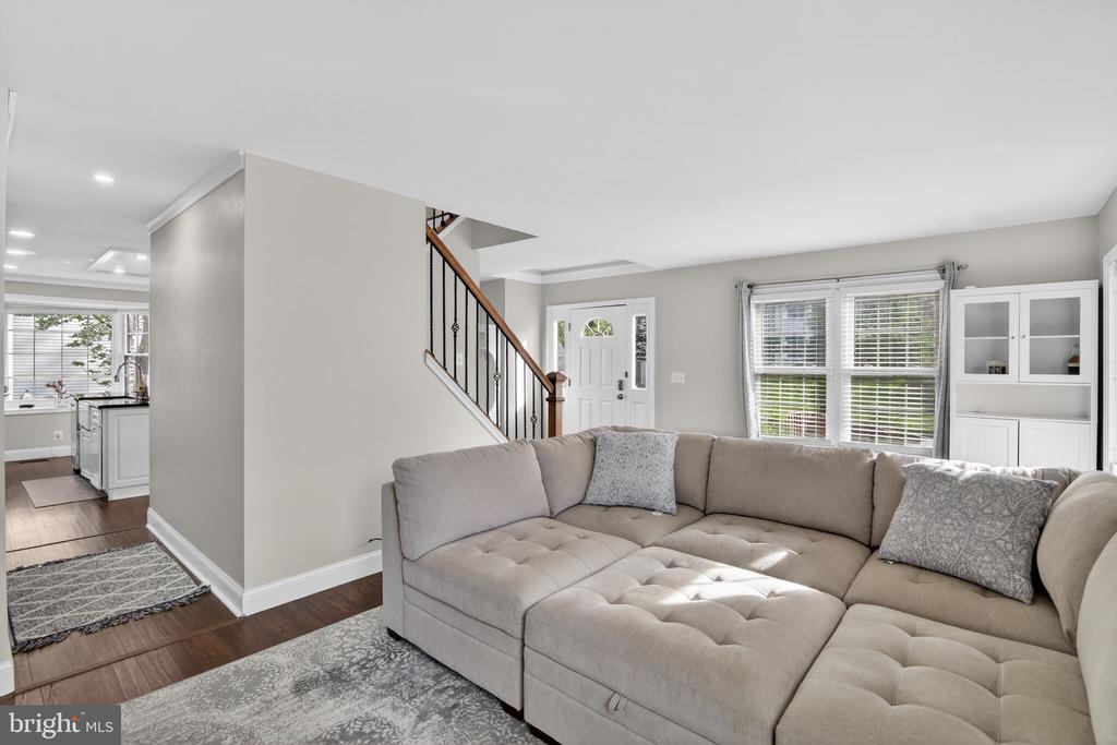 719 ACORN CT, WARRENTON, Virginia 20186, 4 Bedrooms Bedrooms, ,3 BathroomsBathrooms,Residential,719 ACORN CT,VAFQ2021652 MLS # VAFQ2021652