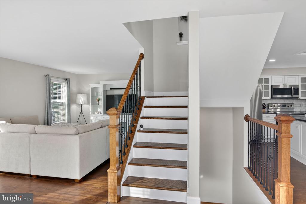 719 ACORN CT, WARRENTON, Virginia 20186, 4 Bedrooms Bedrooms, ,3 BathroomsBathrooms,Residential,719 ACORN CT,VAFQ2021652 MLS # VAFQ2021652